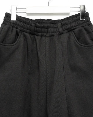 Wide sweatpants with side pockets