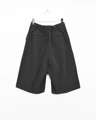 Unisex Bermuda shorts with tuck loops