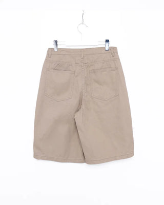 Bermuda shorts with side pleats