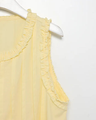 Pintuck frill sleeveless flared button blouse