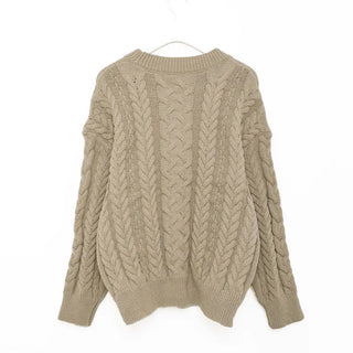 Cable oversized round knit
