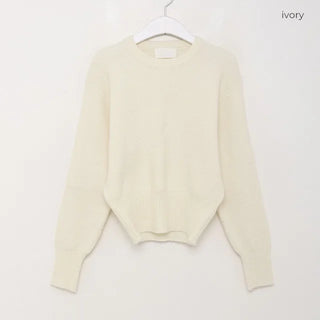Simple and colorful knitwear