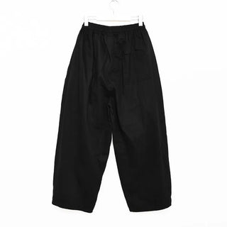One-pleat low-waist slacks
