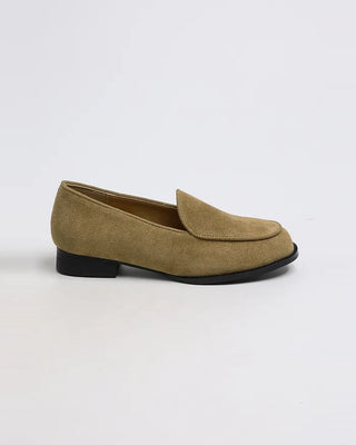Round-toe slip-on loafers