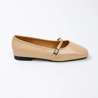 Basic flat shoes