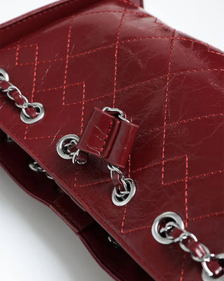 Square chain shoulder bag