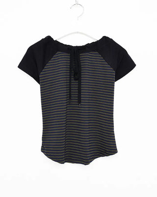 Raglan Border Off-Shoulder T-Shirt