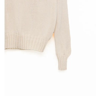 V-neck raglan shoulder wide rib sweater