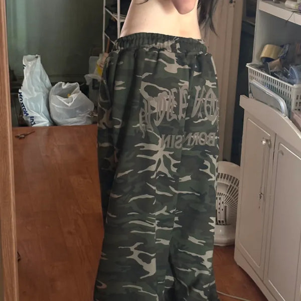 Camo Lettering Pintuck Wide String Training Pants