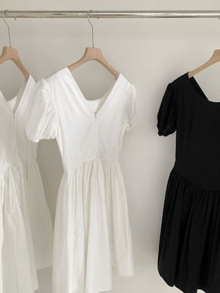 Puff sleeve dress