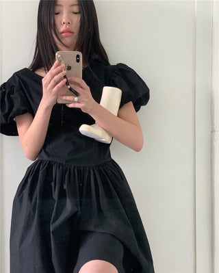 Puff sleeve dress