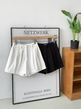 Tight waist shorts