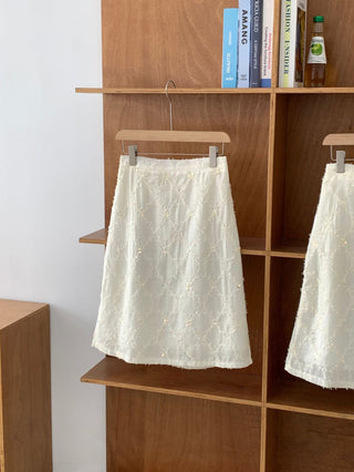V-neck sweatshirt skirt