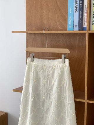 V-neck sweatshirt skirt