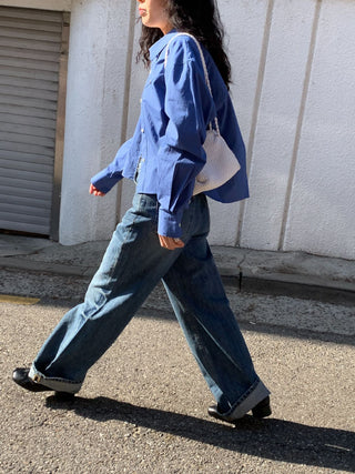 Loose embroidery shirt
