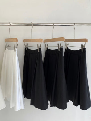 Pleated White skirt