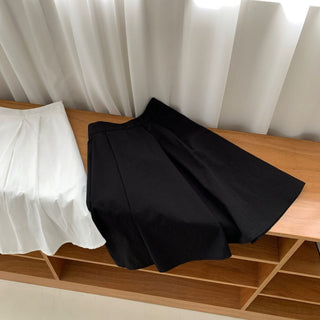 Pleated White skirt