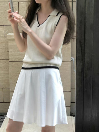 Pleated White skirt