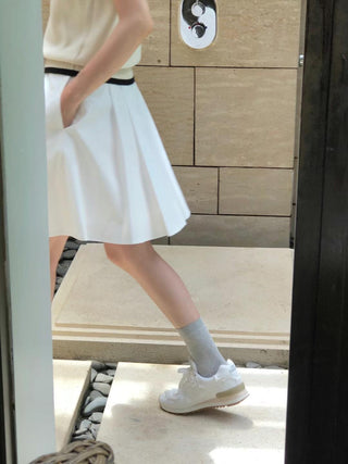 Pleated White skirt