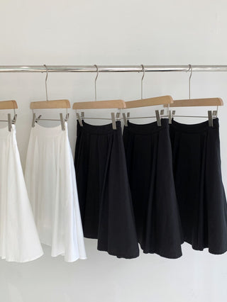 Pleated White skirt