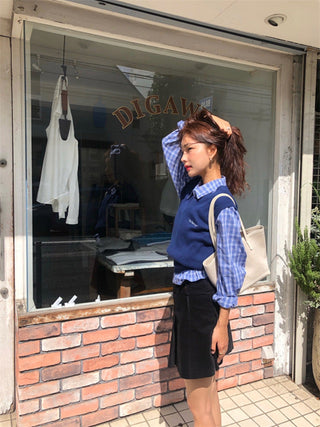 Solid knit vest