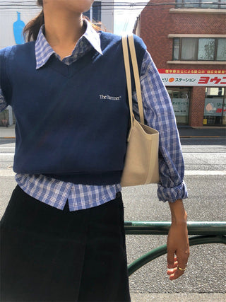 Solid knit vest
