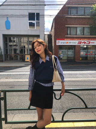 Solid knit vest