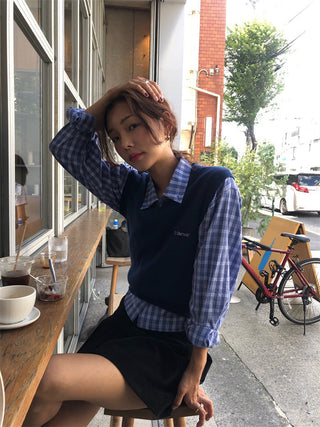 Solid knit vest