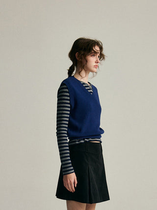 Solid knit vest