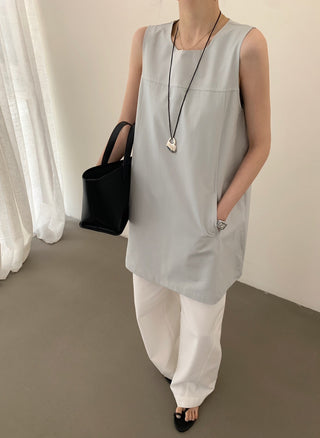 Round neck dress