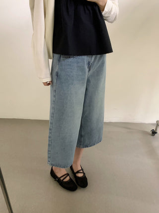 Five-point denim shorts