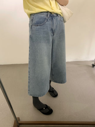 Five-point denim shorts