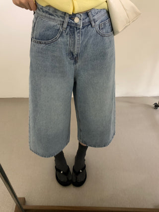 Five-point denim shorts