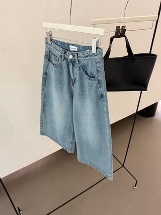 Five-point denim shorts