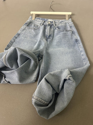 Five-point denim shorts