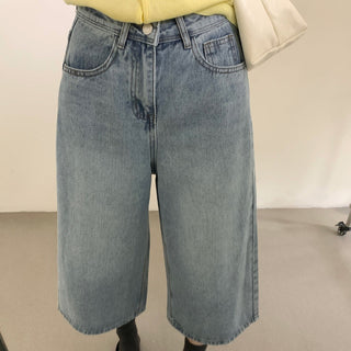 Five-point denim shorts