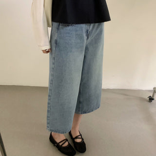 Five-point denim shorts