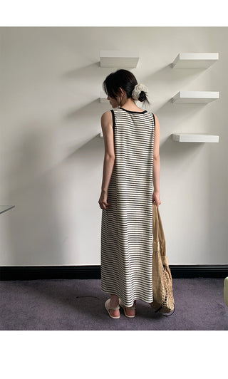 Graceful vest dress 02