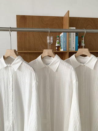 White loose shirt