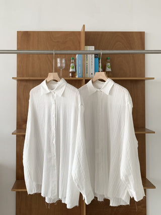 White loose shirt