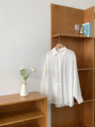White loose shirt