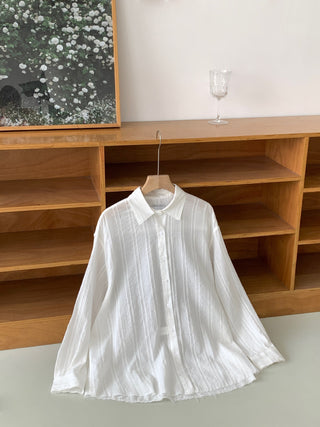 White loose shirt