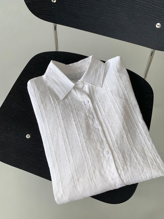 White loose shirt