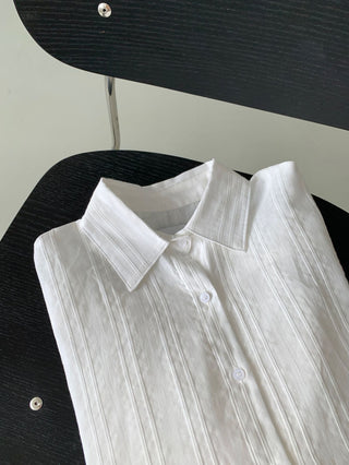 White loose shirt