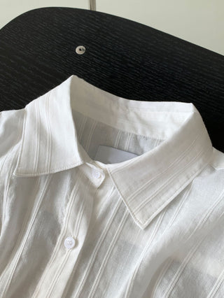 White loose shirt