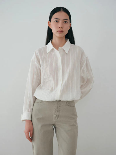 White loose shirt