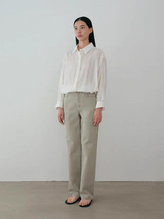 White loose shirt