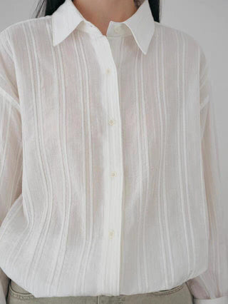 White loose shirt