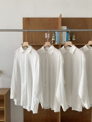White loose shirt