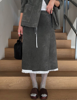 Ruffle edge skirt